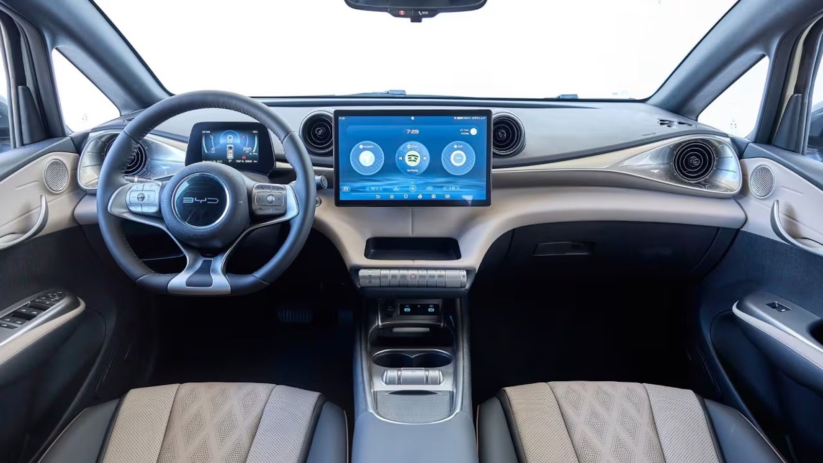 BYD Dolphin DM-i: Plug-in Hybrid έκδοση για το hatchback της μαρκας